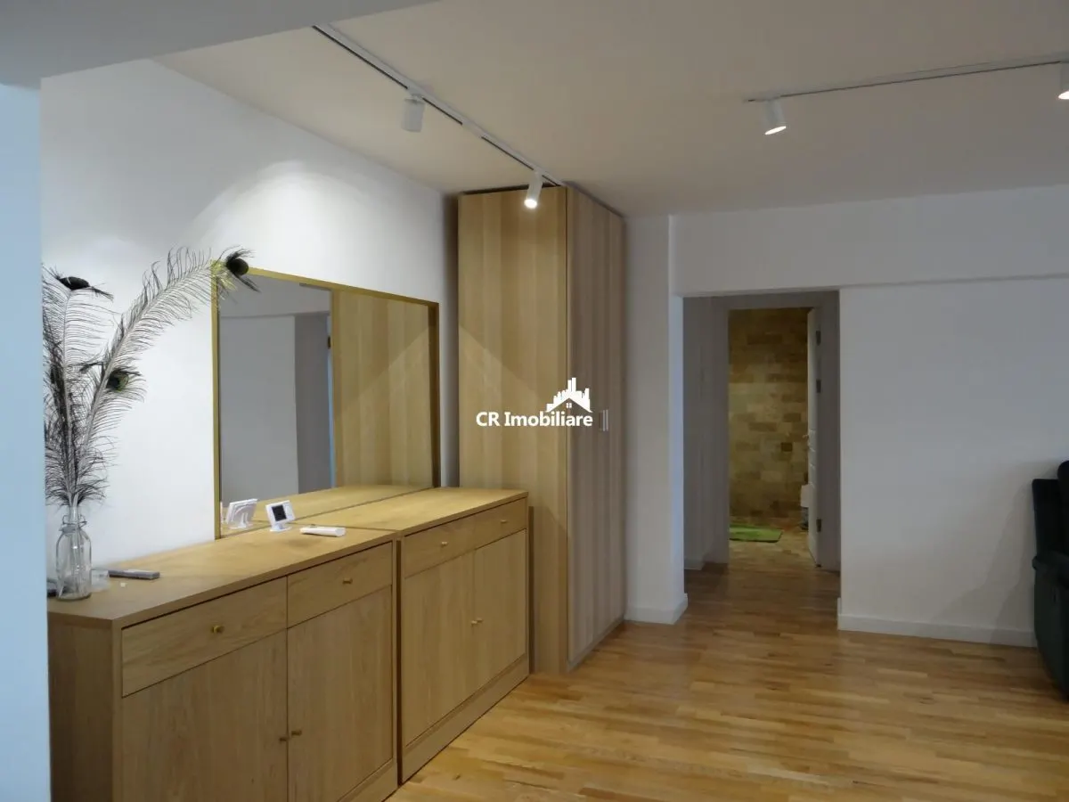 Apartamenr 3 camere  Decebal   Centrala Proprie - foto 6