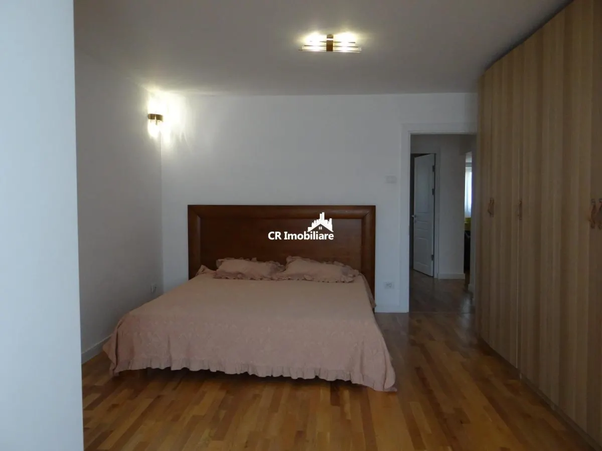 Apartamenr 3 camere  Decebal   Centrala Proprie - foto 8
